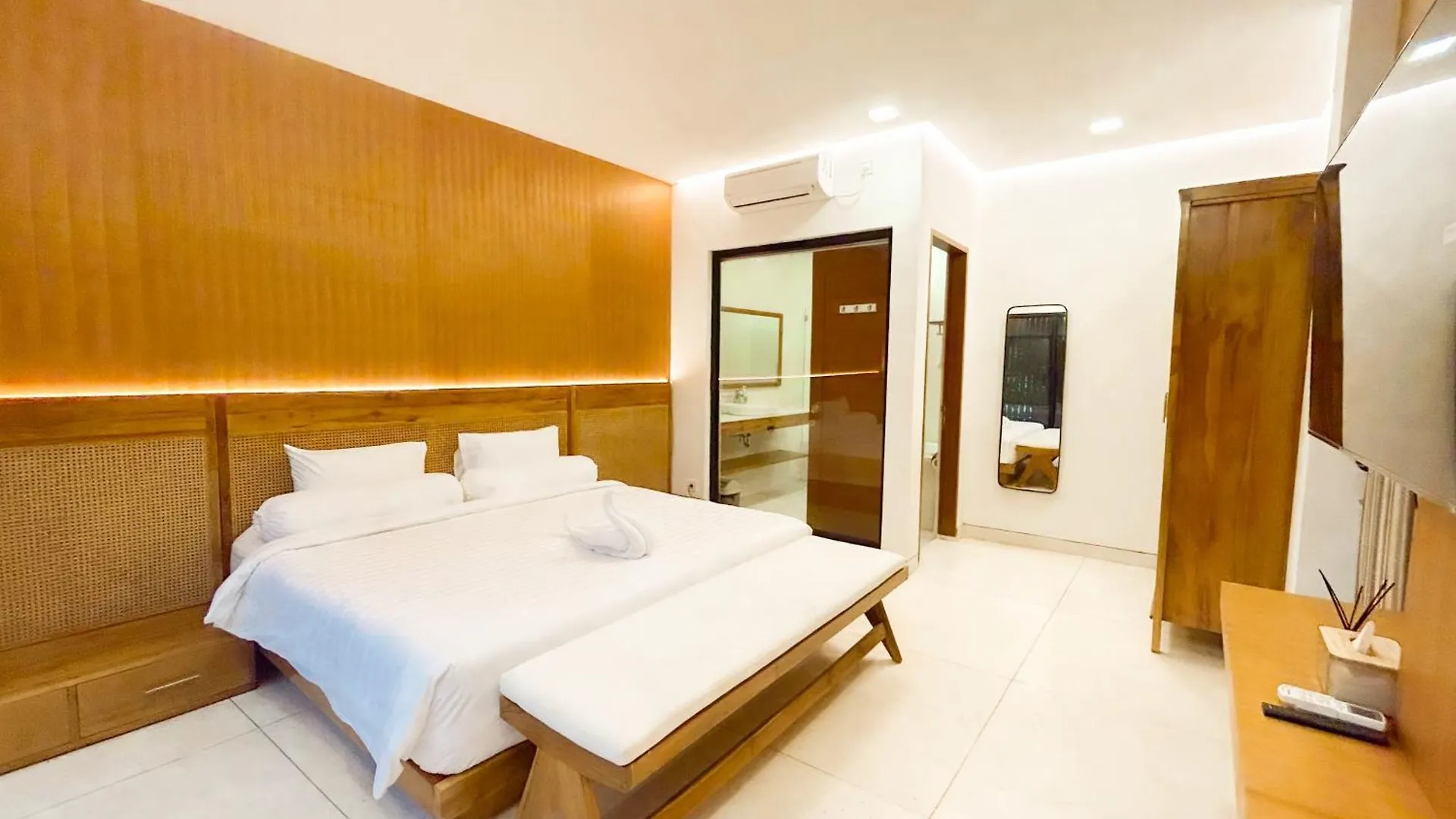 Villa Prada II 3Br Villa Near To Beach In Seminyak